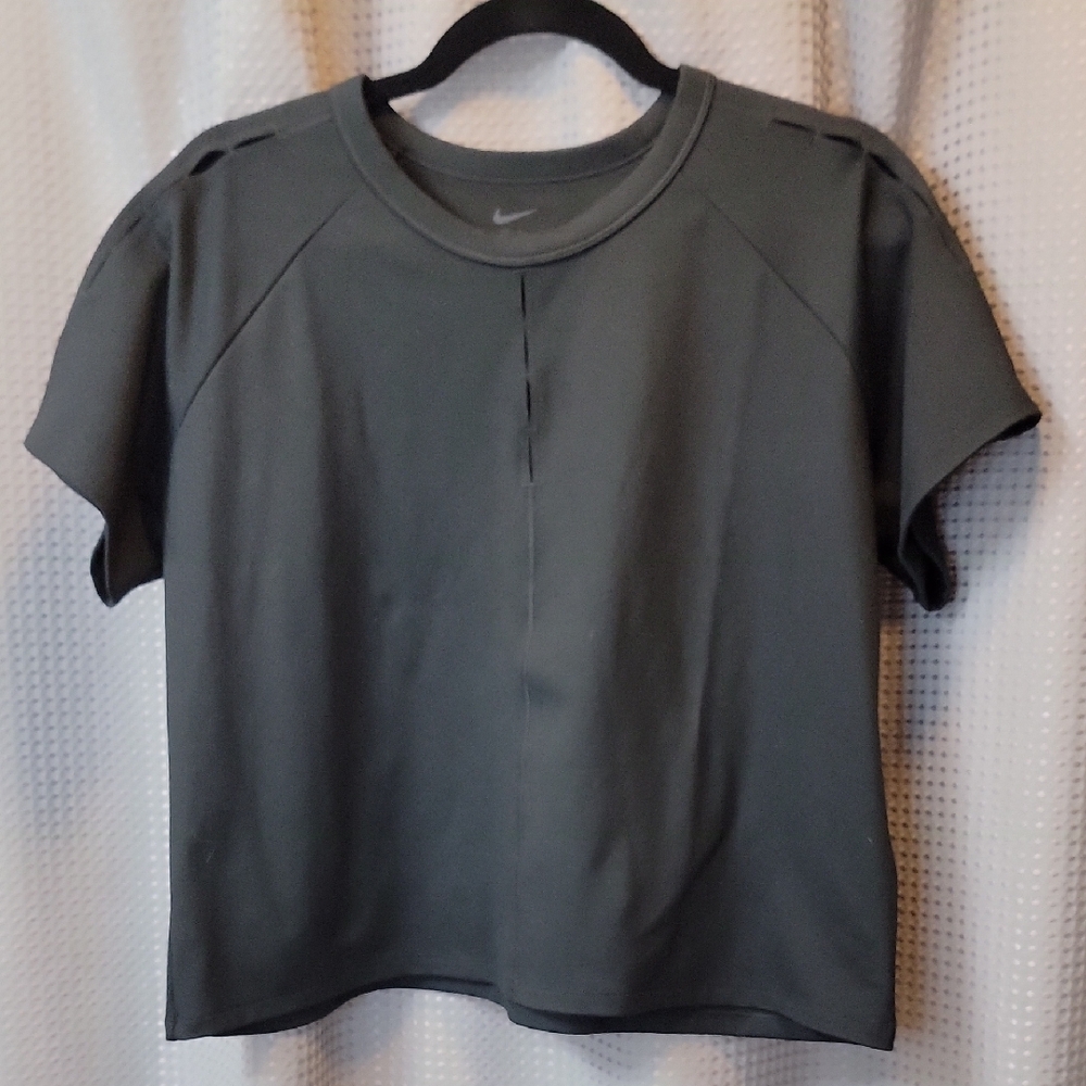 NWOT Nike One Fitted Women's Dri-FIT Cropped Short-Sleeve Top Size 2X